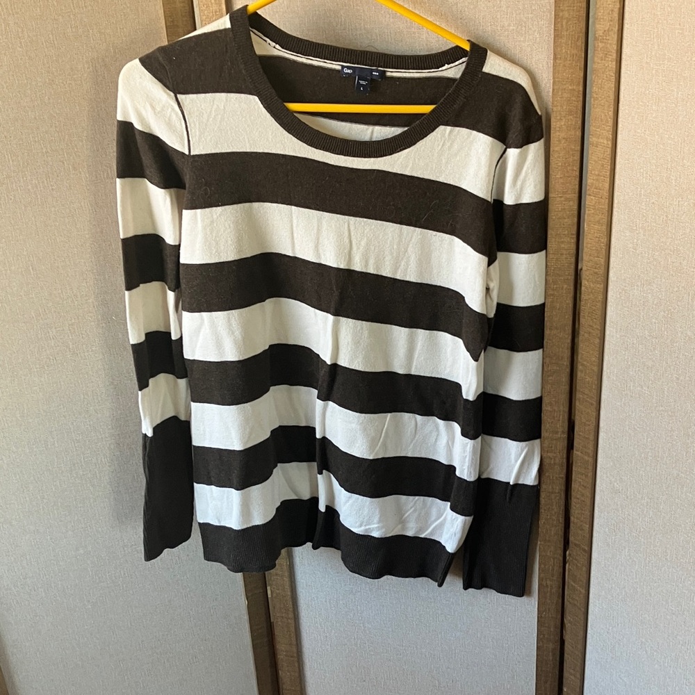 FINAL MARKDOWN GAP Chocolate striped Knit Pullover large